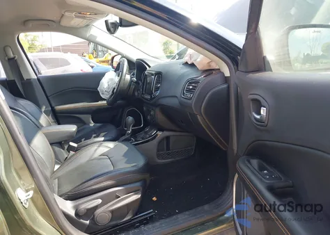 2018 Jeep Compass Limited 4X4 z USA, uszkodzony, nr VIN 3C4NJDCB0JT397690